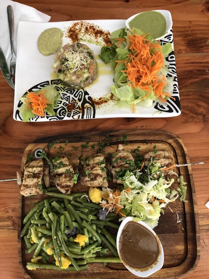 Poisson cru au lait de coco, Café Maeva