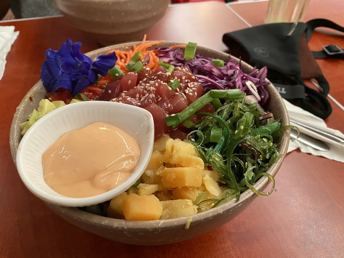 Poké bowl au thon rouge, Café Maeva
